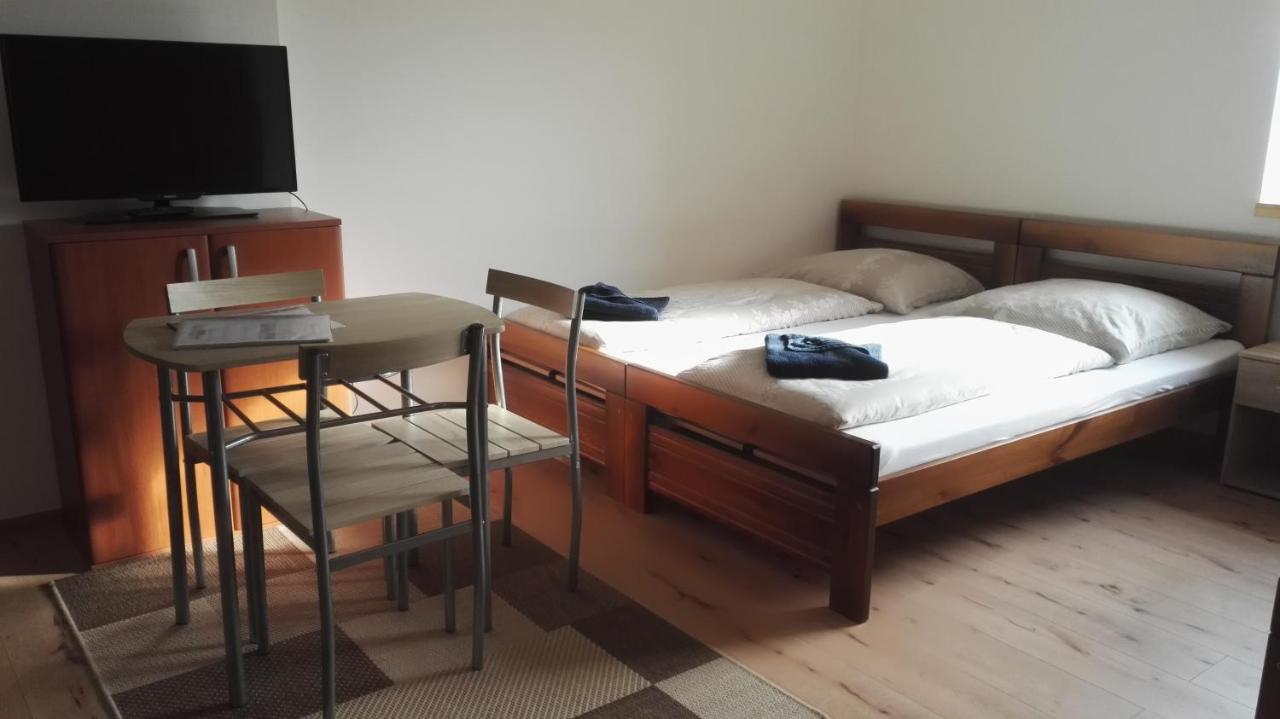 Ubytovani V Soukromi Opolany U Podebrad Zewnętrze zdjęcie